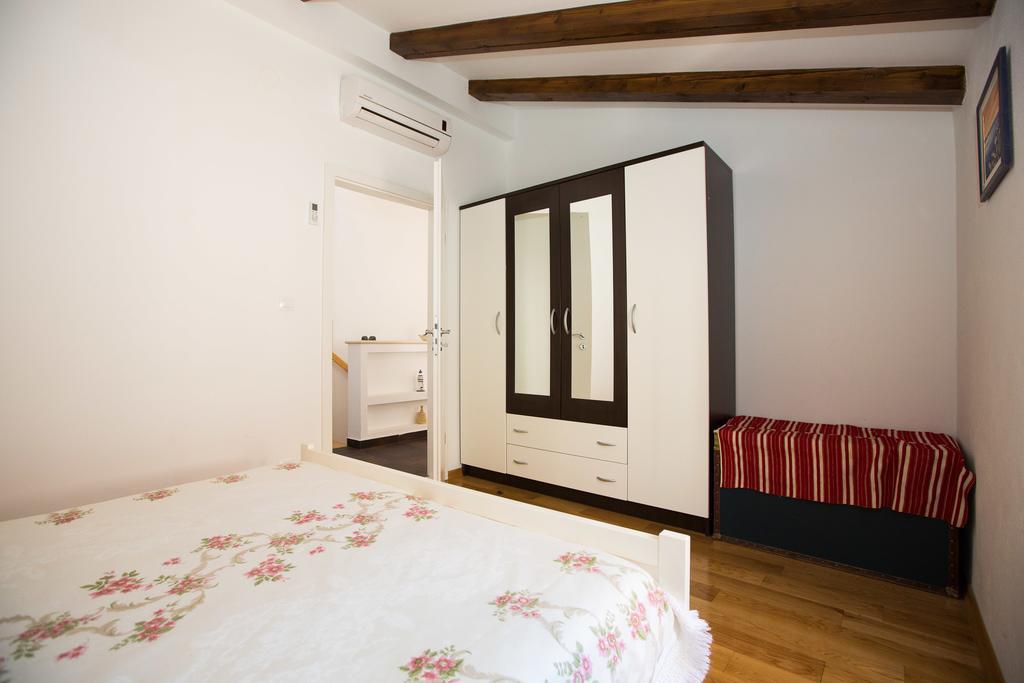 Relaxing Apartment Paulina With Balcony Dubrovnik Room photo
