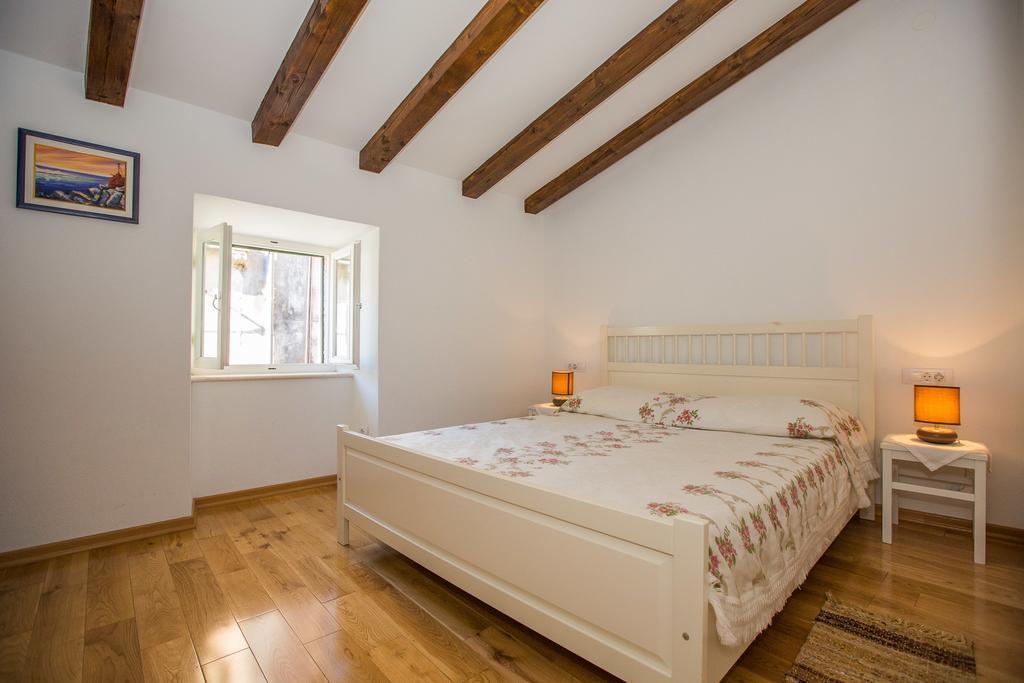 Relaxing Apartment Paulina With Balcony Dubrovnik Room photo