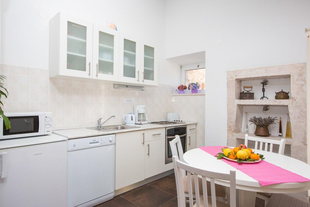 Relaxing Apartment Paulina With Balcony Dubrovnik Room photo